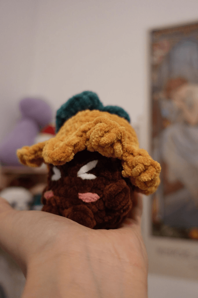 Hélia, la lumineuse| Créature d'atelier tournesol en crochet pleines d'intentions