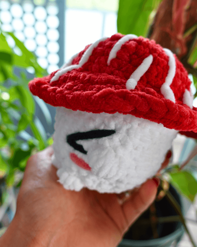 Lysandra, la rêveuse | Créature d'atelier champignon en crochet pour t'émerveiller