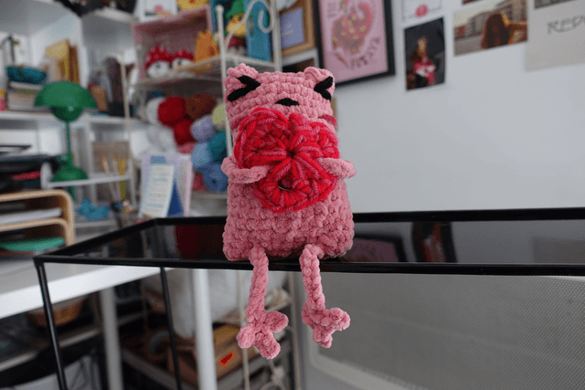 Froggy Lover : Grenouille rose en crochet pour déclarer son amour 