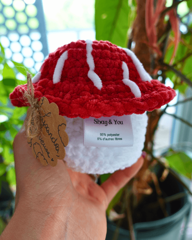 Lysandra, la rêveuse | Créature d'atelier champignon en crochet pour t'émerveiller